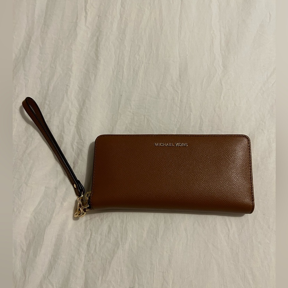 Michael Kors Leather Continental Wristlet